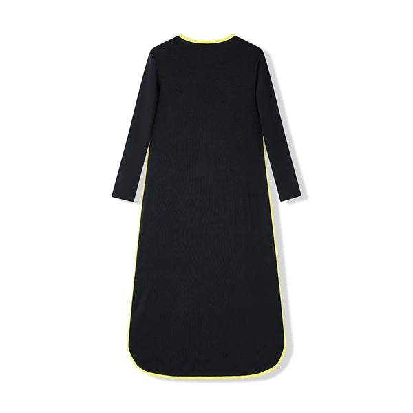 Lady - Pregnant Mom's Yellow-edged Nightgown